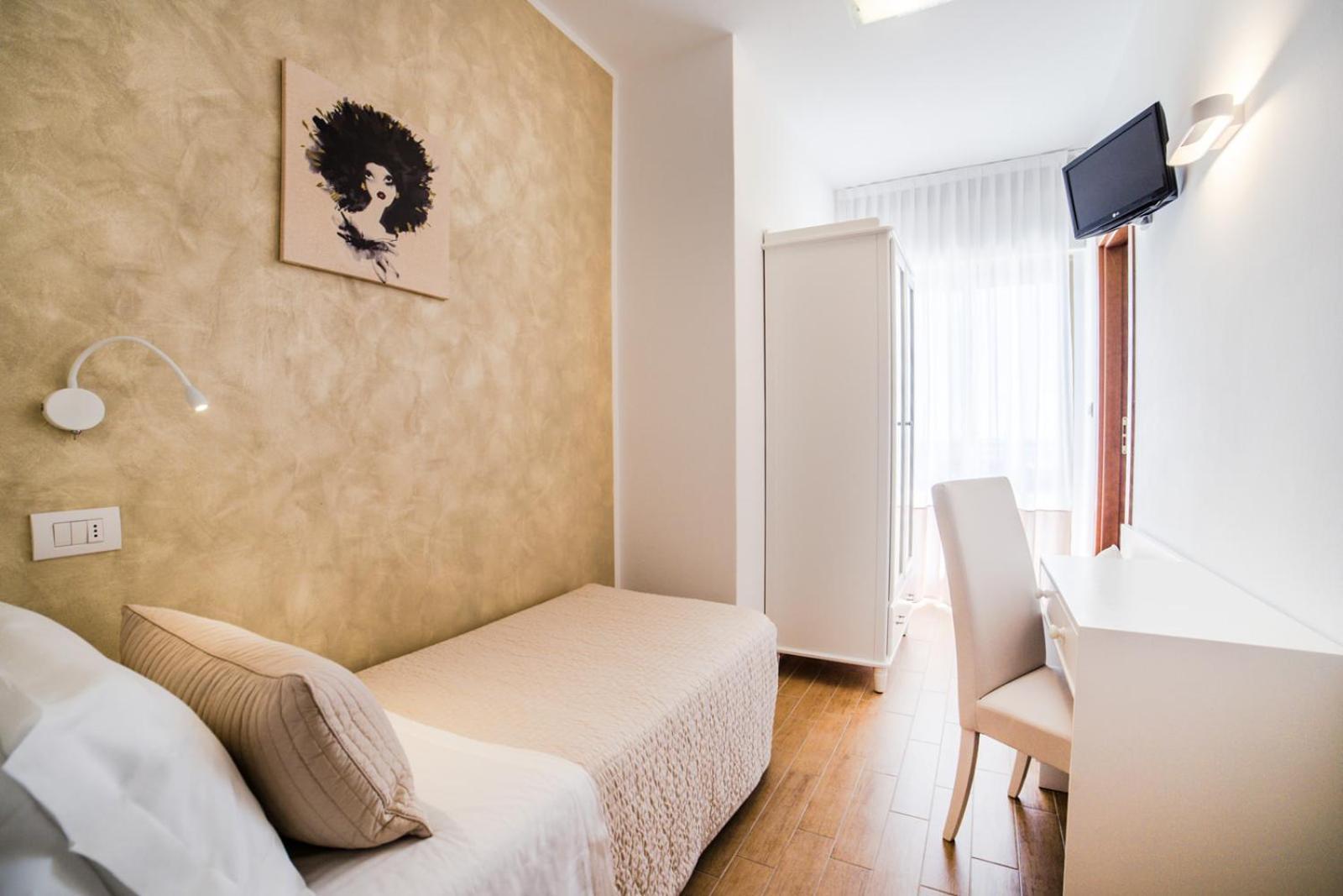 Hotel Soraya - Spiaggia Sawasdee Riccione Buitenkant foto