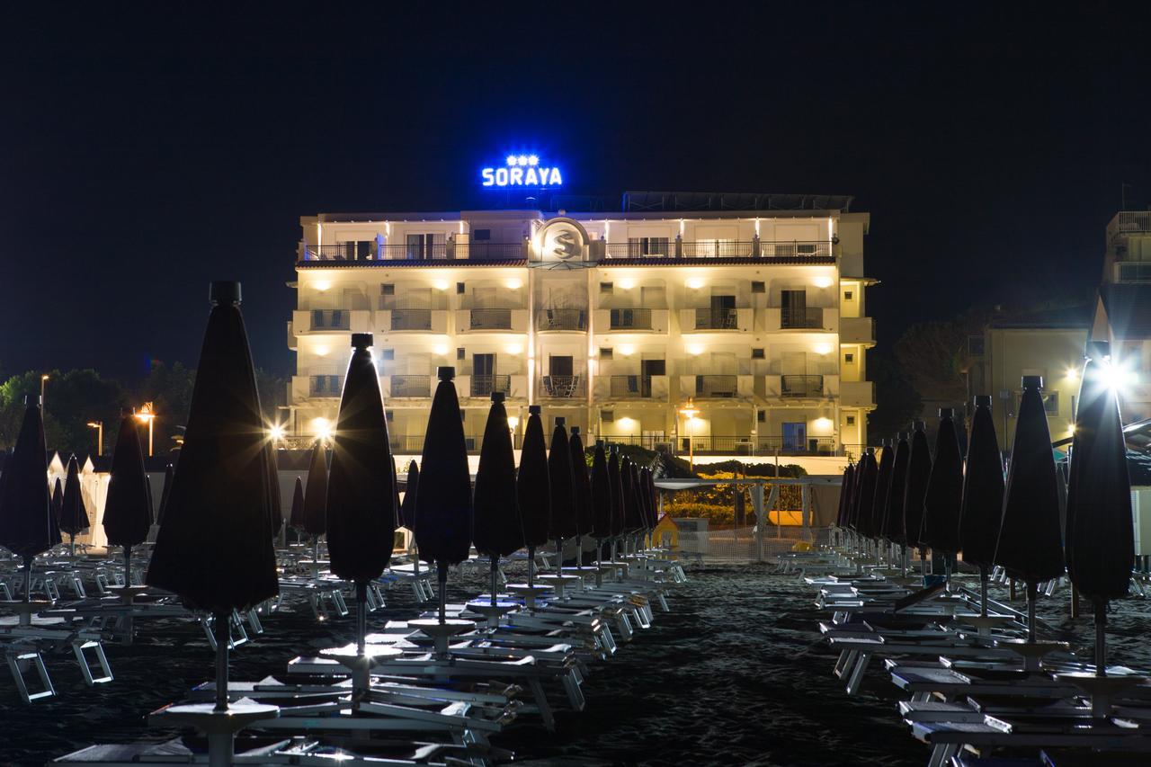 Hotel Soraya - Spiaggia Sawasdee Riccione Buitenkant foto